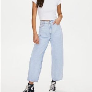 Levi’s Aritzia Balloon Leg